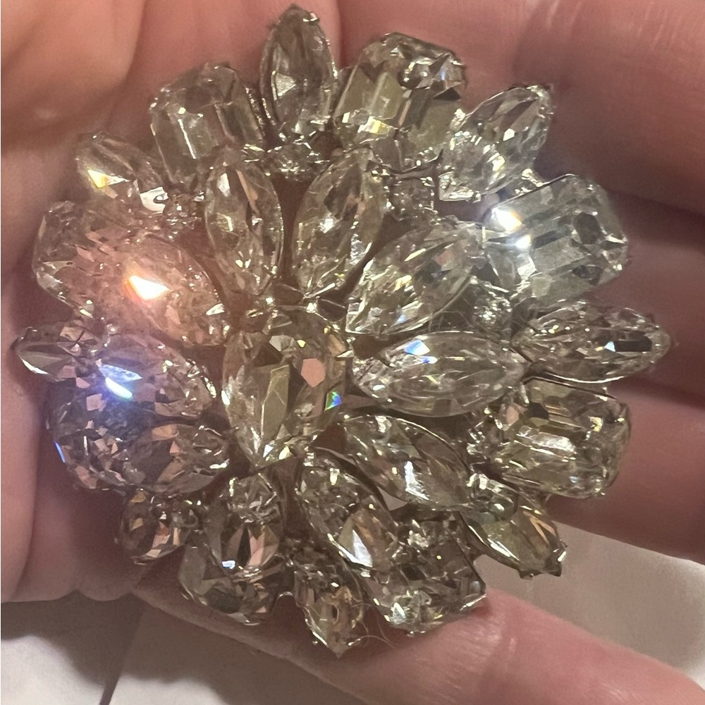 Kramer Vintage *signed Silver tone large Sparkly Rhinestone brooch~clear stones!